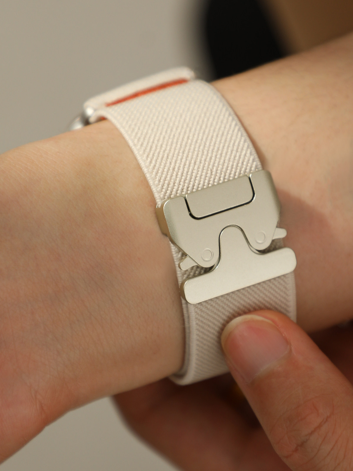Apple Watch用ナイロン製パラシュートストラップ。4 - Parachute Strap Elastic のレビューと価格